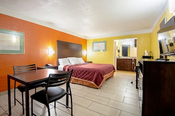 Standard Room, 1 King Bed, Non Smoking
