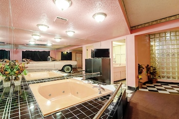 Romantic Suite, 1 King Bed, Non Smoking, Hot Tub