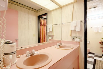 Romantic Suite, 1 King Bed, Non Smoking, Hot Tub