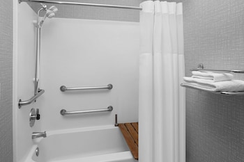 Room, 1 King Bed, Accessible, Bathtub (Mobility & Hearing)