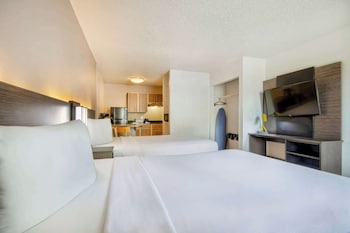Standard Room, 2 Queen Beds, Non Smoking
