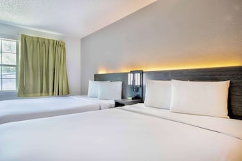 Standard Room, 2 Queen Beds, Non Smoking