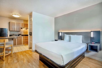 Standard Room, 1 Queen Bed, Non Smoking