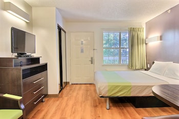 Standard Room, 1 Queen Bed, Non Smoking