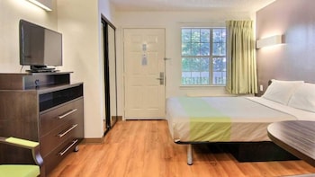 Standard Room, 1 Queen Bed, Non Smoking