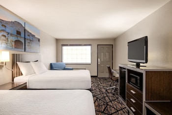 Standard Room, 2 Queen Beds, Smoking