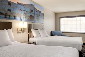 Standard Room, 2 Queen Beds, Non- Smoking