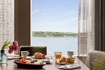 Suite, 1 King Bed with Sofa bed (Water View)