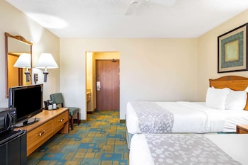 Deluxe Room, 2 Double Beds, Non Smoking