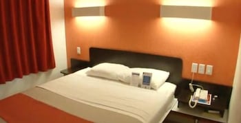 Standard Room, 1 Queen Bed, Non Smoking