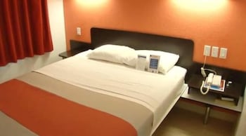 Standard Room, 1 Queen Bed, Non Smoking