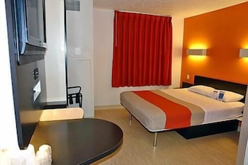 Standard Room, 1 Queen Bed, Non Smoking