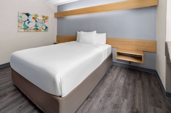 Room, 1 Queen Bed, Non Smoking