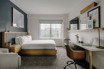 Deluxe Room, Refrigerator