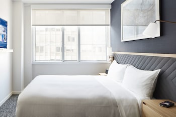 Standard Room, 1 King Bed