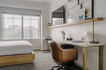 Deluxe Room, Refrigerator
