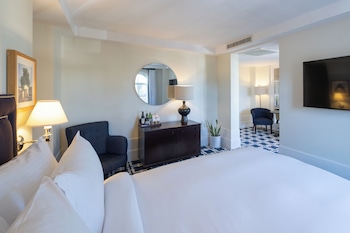 Deluxe Room, 1 Queen Bed