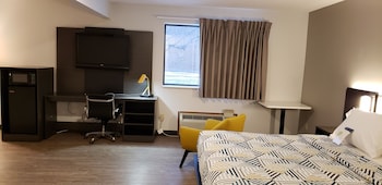 Deluxe Suite, 1 King Bed, Non Smoking, Hot Tub