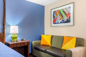Standard Room, 1 King Bed, Smoking