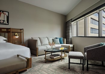 Junior Suite, 1 King Bed, Roll-in Shower (Mobility, Roll-In Shower)