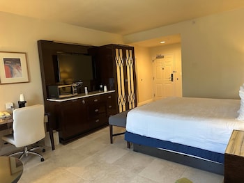 Premier Room, 1 King Bed, Non Smoking