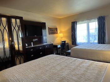 Deluxe Room, 2 Queen Beds, Non Smoking