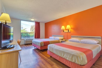 Deluxe Room, 2 Queen Beds, Non Smoking, Refrigerator