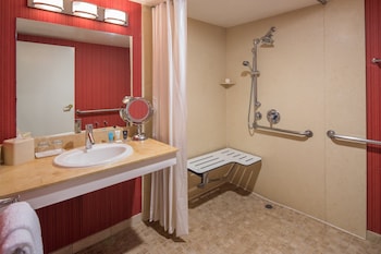 Standard Room, 2 Queen Beds, Roll-in Shower (Communications, Mobil, Roll-In Shower)