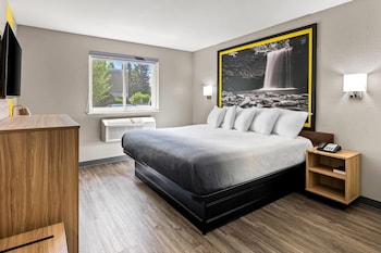 Room, 1 King Bed, Accessible, Non Smoking (Mobility Accessible)