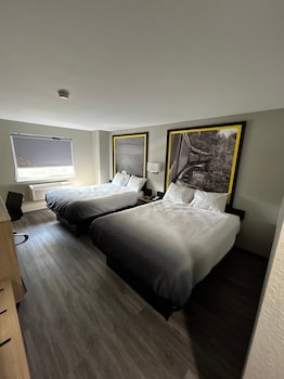 Room, 2 Queen Beds, Non Smoking