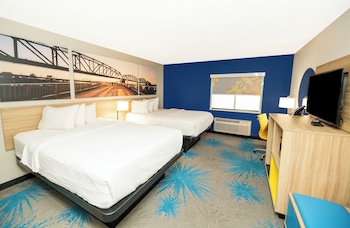 Room, 2 Queen Beds, Accessible, Non Smoking (Mobility, Tub w/ Grab Bars)