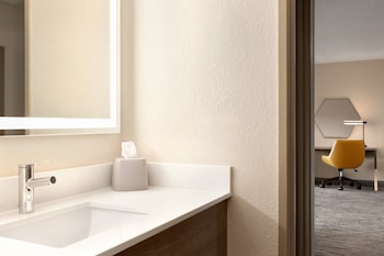 Standard Room, 1 King Bed (Extra Floor Space)
