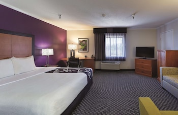 Deluxe Suite, 1 King Bed, Non Smoking