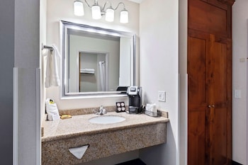 Standard Room, Multiple Beds, Non Smoking, Refrigerator & Microwave (Larger Room)