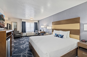 Standard Room, Multiple Beds, Non Smoking, Refrigerator & Microwave (Larger Room)