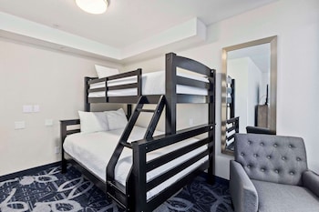 Standard Room, Multiple Beds, Non Smoking, Refrigerator & Microwave (Larger Room)