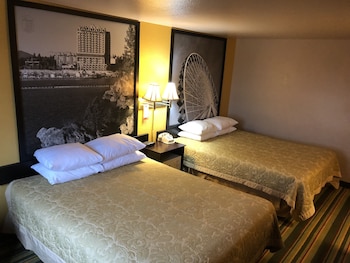Standard Room, 2 Queen Beds