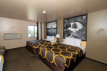 Standard Room, Non Smoking (3 Queen Beds)