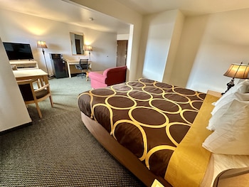 Suite, 1 King Bed, Non Smoking