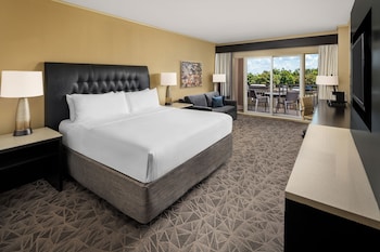 Standard Room, 1 King Bed, Balcony