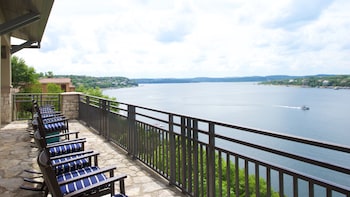 King Lakeview with Balcony