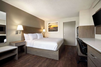 Standard Room, 1 King Bed, Accessible