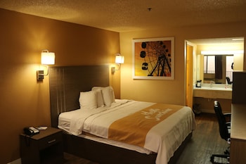 Studio Suite, 1 King Bed, Non Smoking