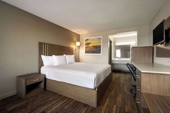 Standard Room, 1 King Bed
