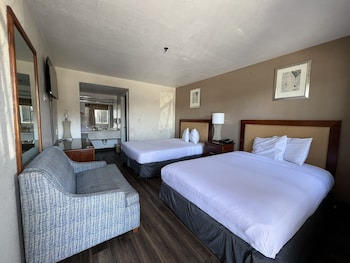 Double Room, 2 Queen Beds
