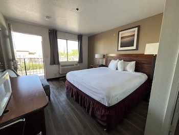 Single Room, 1 King Bed