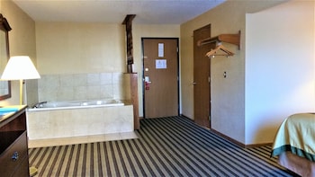 Suite, 1 King Bed, Jetted Tub