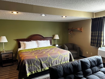 Deluxe Studio Suite, 1 King Bed, Non Smoking