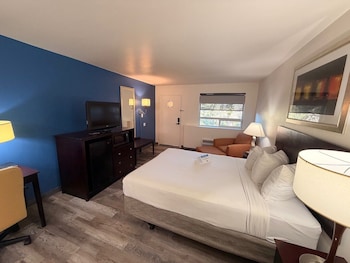 Standard Room, 1 Queen Bed, Non Smoking
