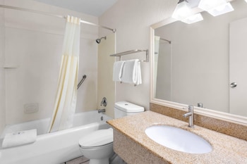 Suite, 1 King Bed with Sofa bed, Non Smoking